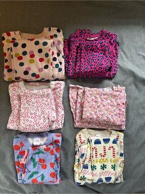 Girls Pajamas (5) and Sweats (1) - Hanna, Hill House and Lands End
